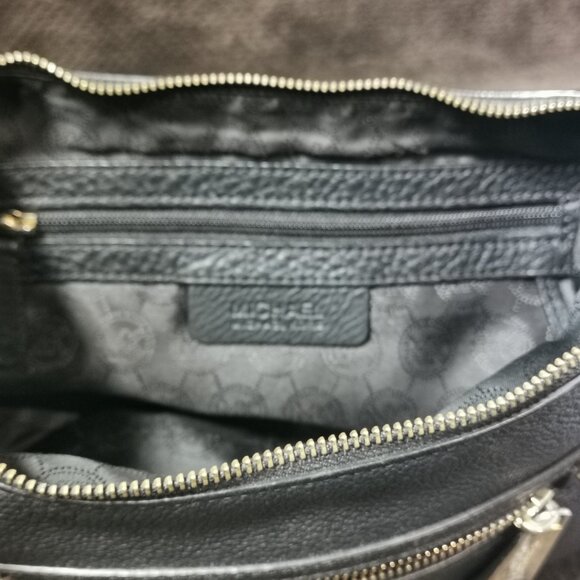 Black/Gold  Half Moon Hobo  Style Crossbody EUC #247 - Picture 7 of 13